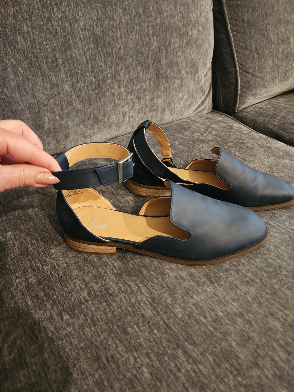 Journee Collection Loreta Flat - Navy - Size 9 "NEW Without Tags"